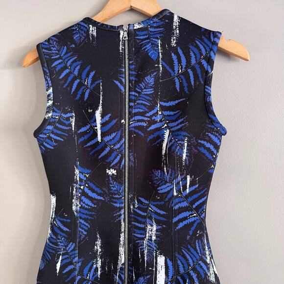 Yigal Azrouel Floral Print Scuba Shift Dress Blue and Black Size 4 - Picture 4 of 9